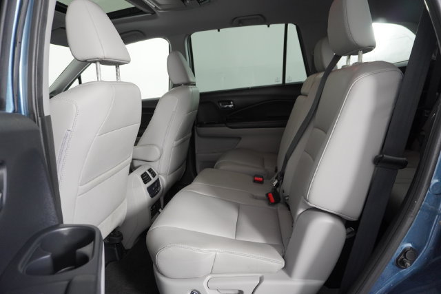 Used 2017 Honda Pilot Touring image 33