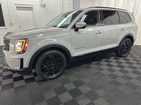 Used 2021 Kia Telluride EX w/ EX Premium Package image 5