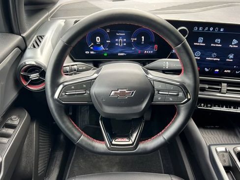 Used 2025 Chevrolet Equinox EV RS FWD image 18