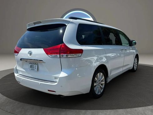 Used 2014 Toyota Sienna Limited w/ Limited Premium Package AWD/4WD image 14