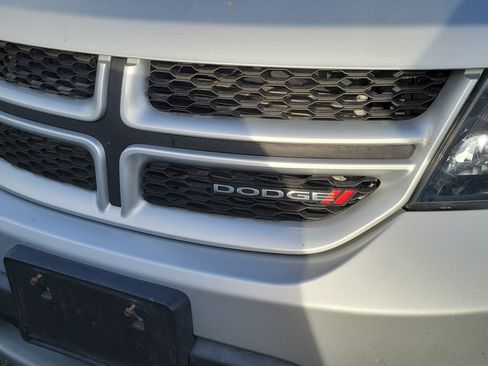 Used 2014 Dodge Journey R/T w/ Flexible Seating Group image 2