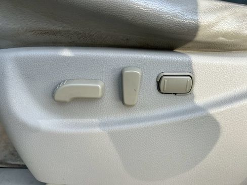 Used 2012 Nissan Quest LE w/ Value Cargo Pkg FWD image 12