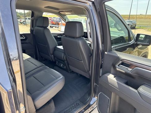Used 2025 GMC Sierra 1500 SLT AWD/4WD image 11