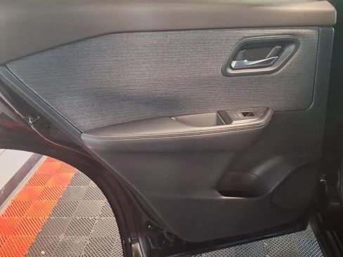 Used 2021 Nissan Rogue SV AWD/4WD image 13