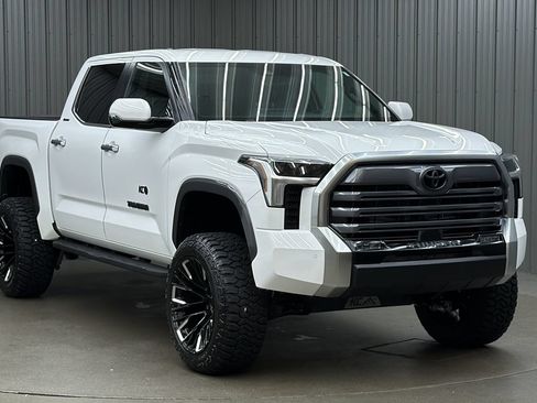 Used 2026 Toyota Tundra Limited AWD/4WD image 7