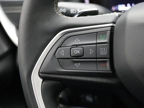 Used 2023 Jeep Grand Cherokee L Laredo image 19