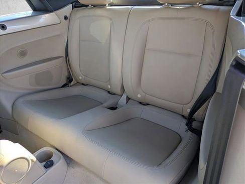 Used 2013 Volkswagen Beetle 2.5 image 16