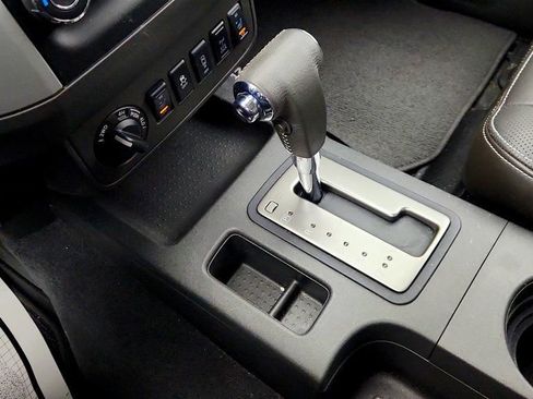 Used 2019 Nissan Frontier PRO-4X w/ Pro-4x Luxury Package image 17