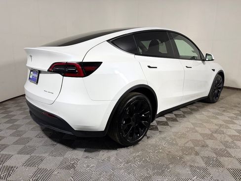 Used 2022 Tesla Model Y Long Range AWD/4WD image 7