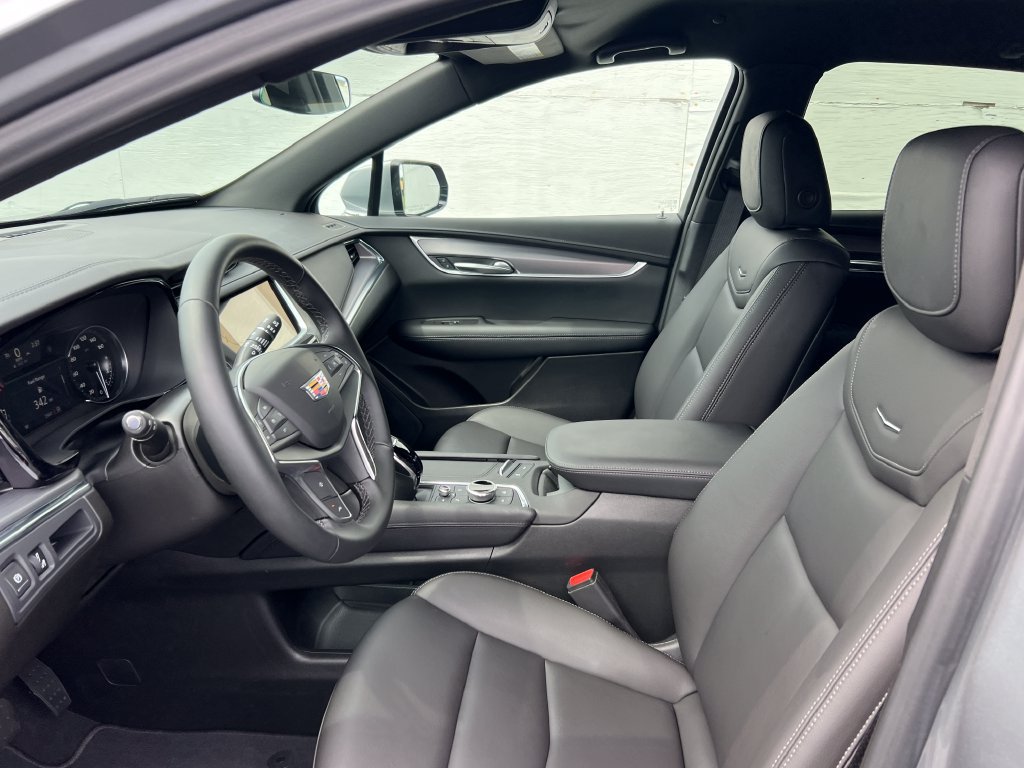 New 2026 Cadillac XT5 Luxury AWD/4WD image 8