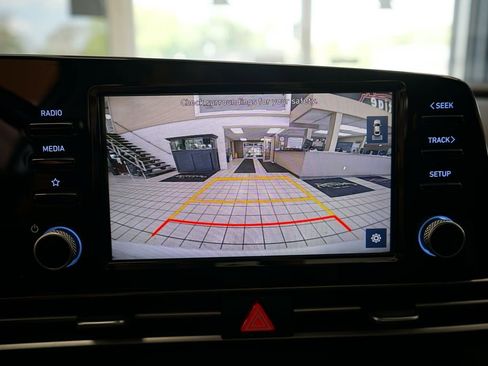 Used 2021 Hyundai Elantra SEL w/ Convenience Package FWD image 8