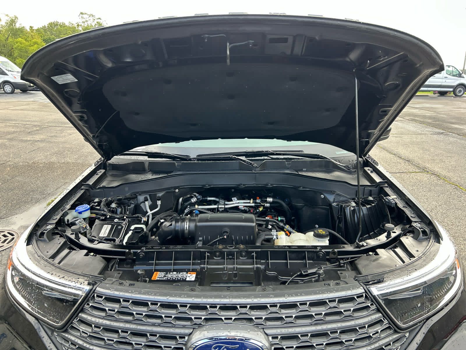 Used 2024 Ford Explorer XLT w/ Equipment Group 202A AWD/4WD image 34