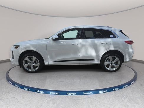 Certified 2025 Audi Q5 Premium w/ Premium Plus AWD/4WD image 8