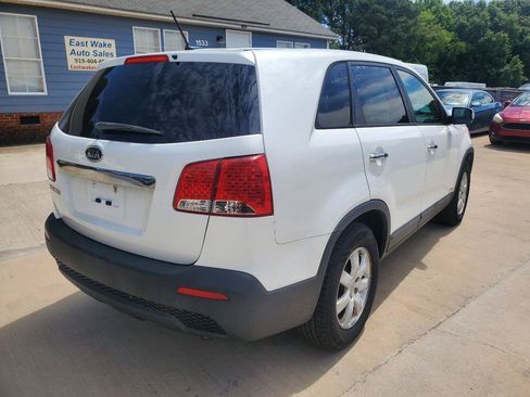 Used 2013 Kia Sorento LX AWD/4WD image 9