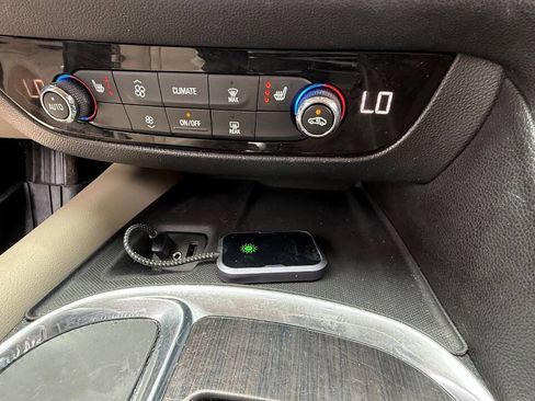 Used 2019 Buick Enclave Essence FWD image 98