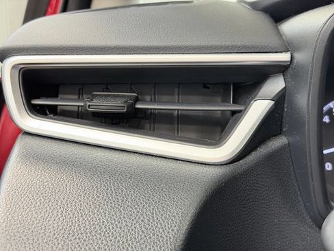 Used 2020 Toyota Corolla LE FWD image 33