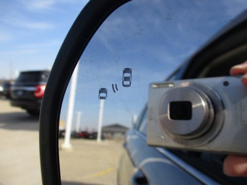 Used 2023 Ford Edge SEL w/ Convenience Package image 12