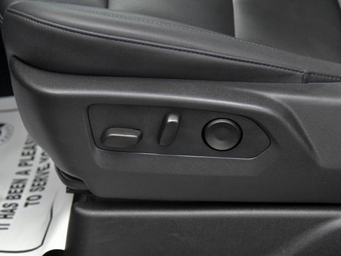 Used 2025 Chevrolet Tahoe LT image 16