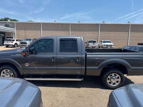 Used 2015 Ford F250 XLT w/ XLT Premium Package RWD image 2