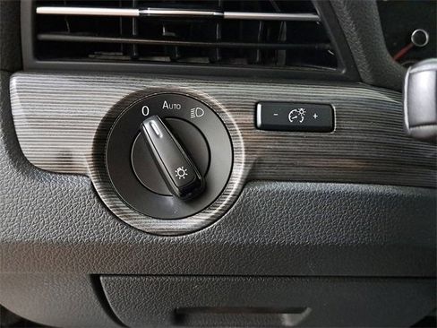 Used 2022 Volkswagen Passat 2.0T R-Line image 24