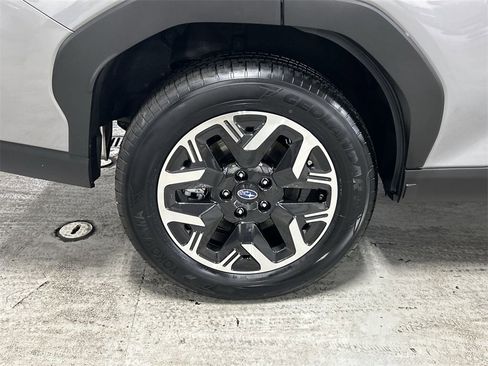 Used 2025 Subaru Forester Premium image 12