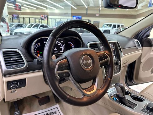 Used 2018 Jeep Grand Cherokee Overland image 20