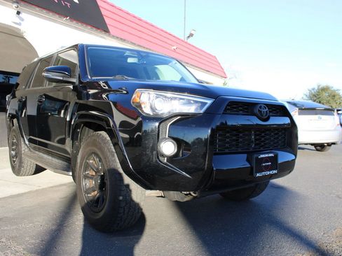 Used 2014 Toyota 4Runner SR5 Premium image 32