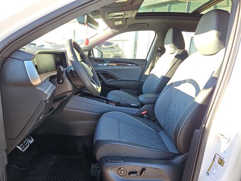 New 2026 Volkswagen Tiguan SEL R-Line image 11