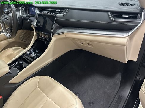 Used 2022 Jeep Grand Cherokee L Limited AWD/4WD image 5