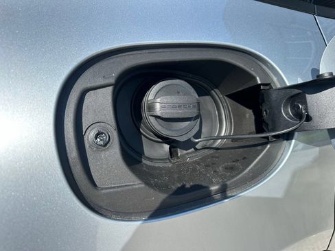 Used 2026 Porsche Macan AWD/4WD image 41