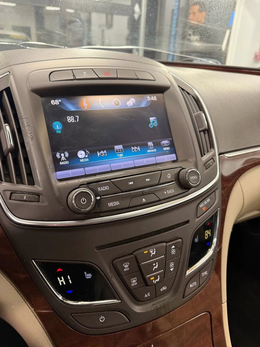 Used 2016 Buick Regal FWD image 17