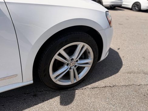 Used 2014 Volkswagen Passat TDI SE image 30