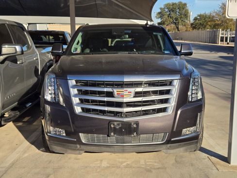 Used 2015 Cadillac Escalade ESV Premium image 2