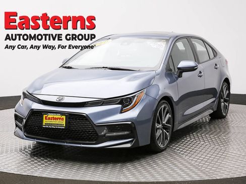 Used 2021 Toyota Corolla SE w/ SE Premium Package FWD image 1