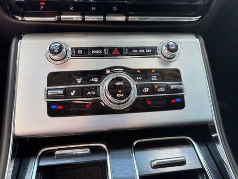Used 2021 Lincoln Aviator AWD w/ Elements Package image 37