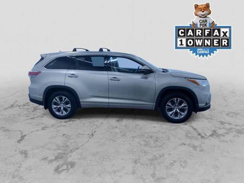 Used 2015 Toyota Highlander XLE image 2