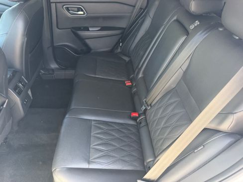 Certified 2024 Nissan Rogue Platinum FWD image 13