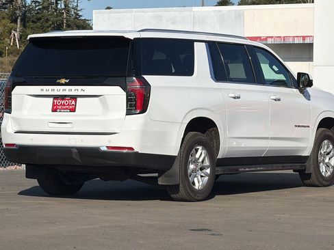 Used 2025 Chevrolet Suburban LS w/ Max Trailering Package image 4