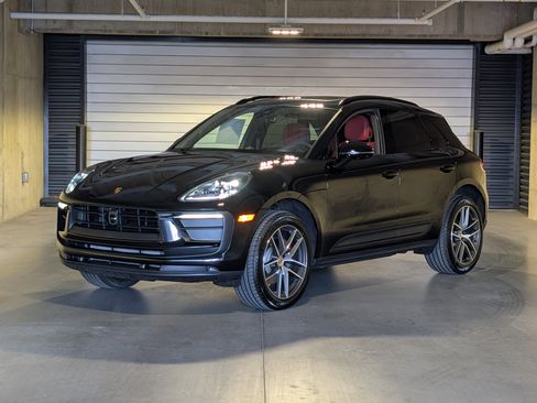 New 2026 Porsche Macan image 1