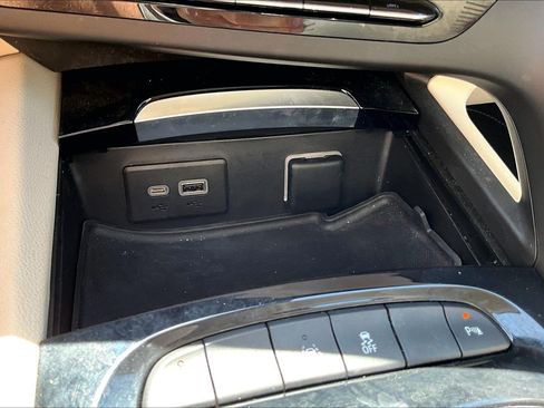 Used 2021 Buick Envision Essence FWD image 32