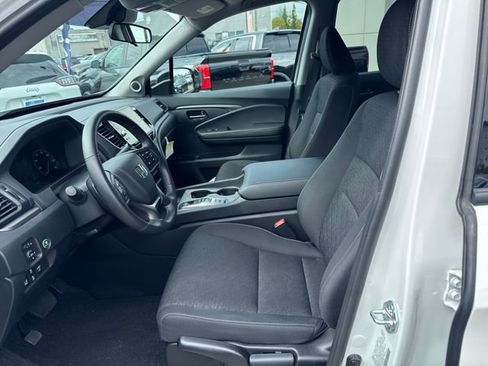 Certified 2024 Honda Ridgeline Sport image 3