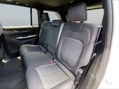 Used 2025 Jeep Grand Cherokee Laredo X AWD/4WD image 21