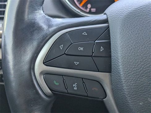 Used 2021 Jeep Grand Cherokee Laredo X image 29