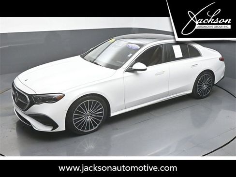 Used 2025 Mercedes-Benz E 350 Sedan image 45