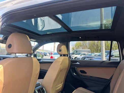 Used 2022 Volkswagen Tiguan SE R-Line AWD/4WD image 13