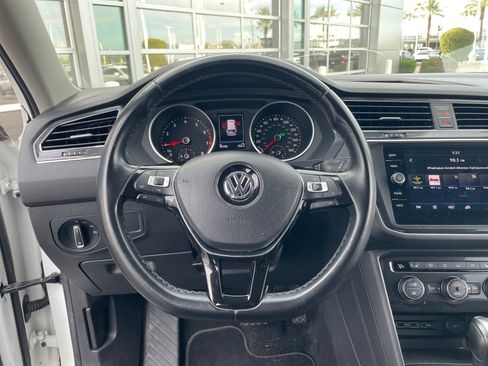 Used 2018 Volkswagen Tiguan SE FWD image 9