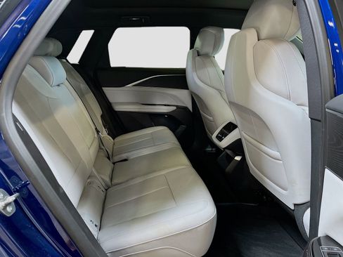 Used 2025 Cadillac Lyriq Sport AWD/4WD image 27