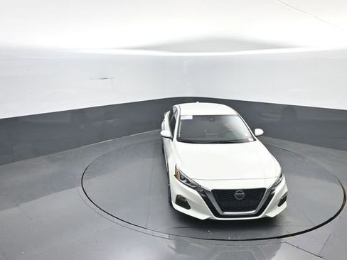 Used 2022 Nissan Altima 2.5 SV FWD image 15