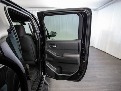 Used 2022 Nissan Frontier PRO-4X w/ Technology Package image 23