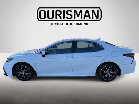 Certified 2023 Toyota Camry SE image 9